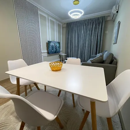 アパート Luxe ティラナ