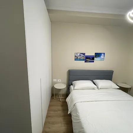 Luxe * Τίρανα
