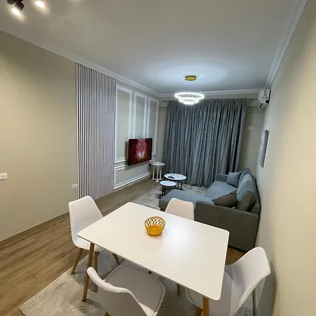 Luxe * Τίρανα
